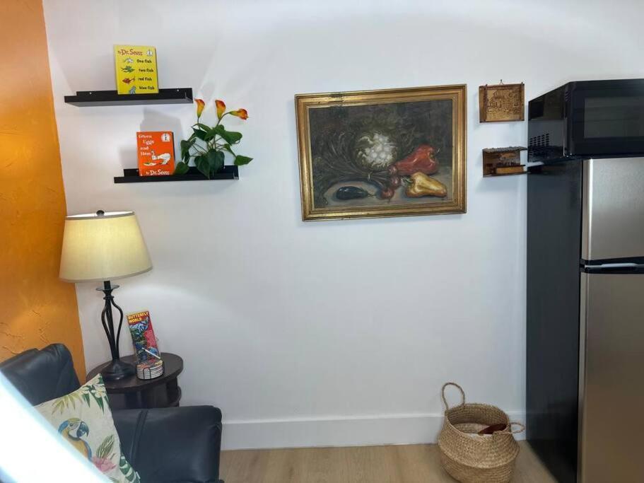 Sleeps 3, Casa Tropical In Miami Apartman Kültér fotó